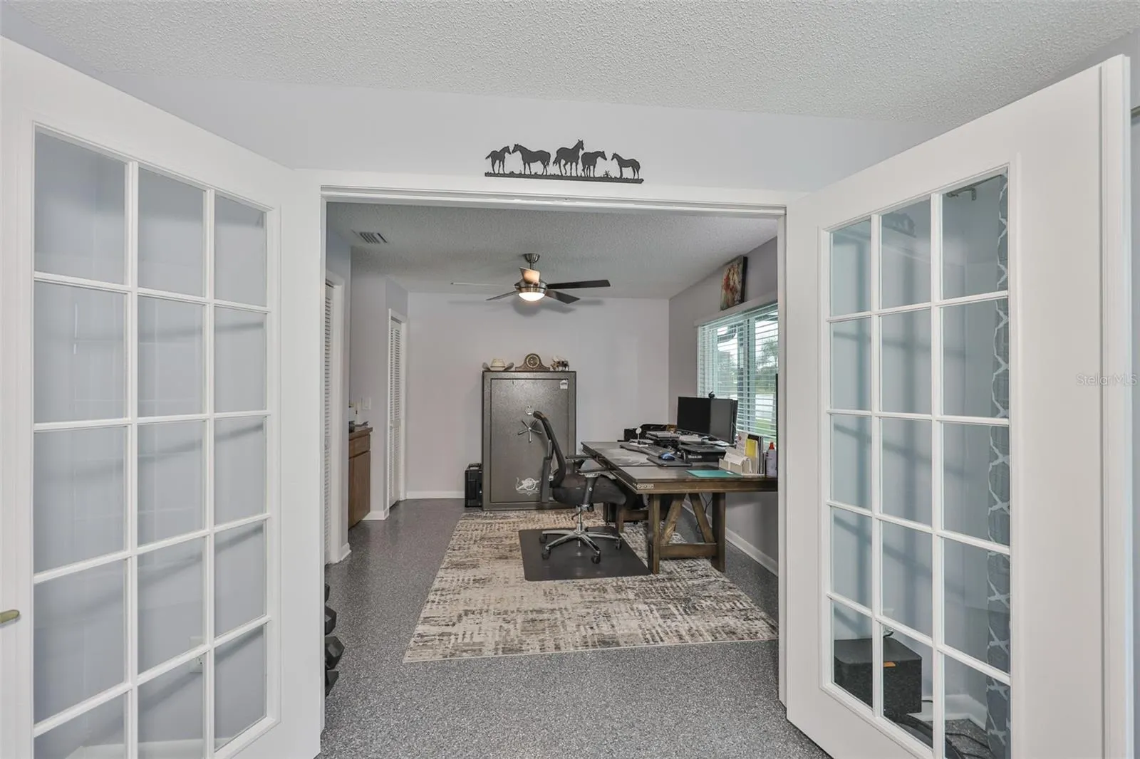 2022 E VIEW DR