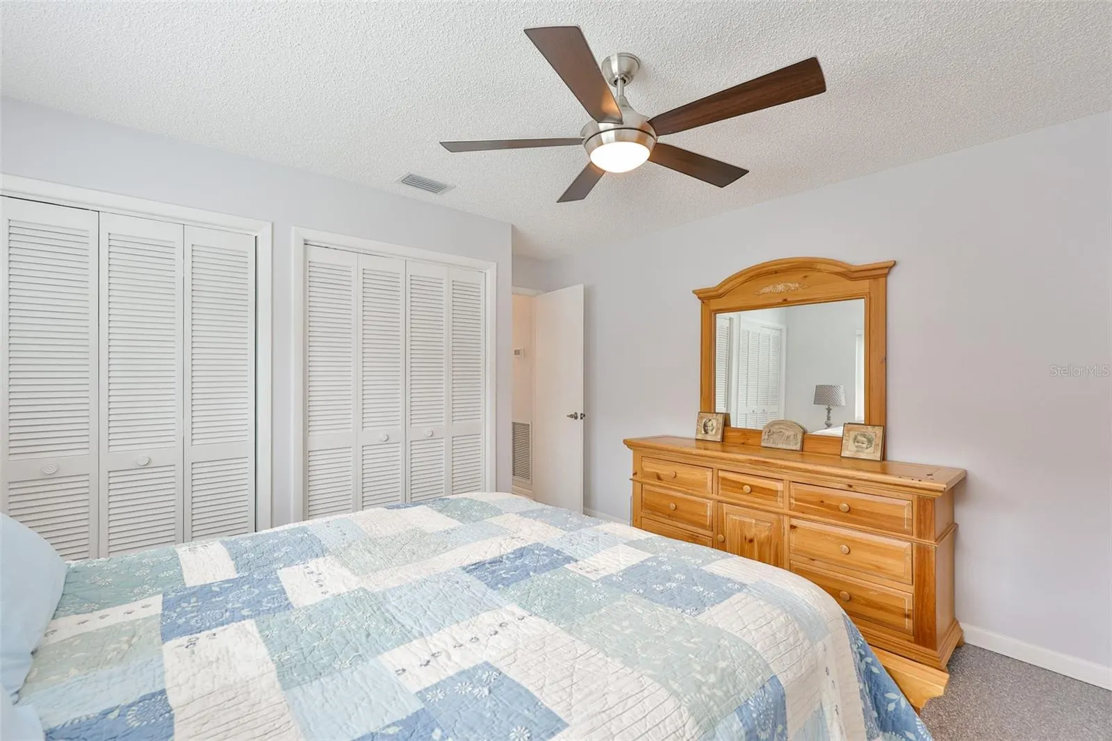 2022 E VIEW DR