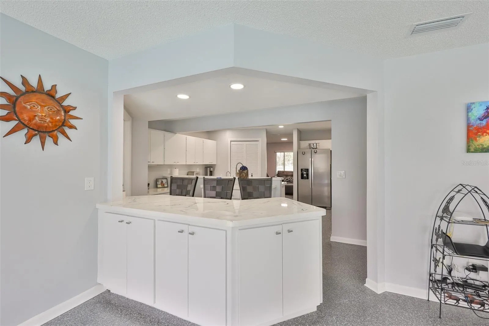 2022 E VIEW DR