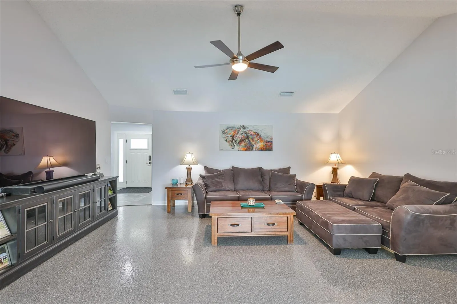 2022 E VIEW DR