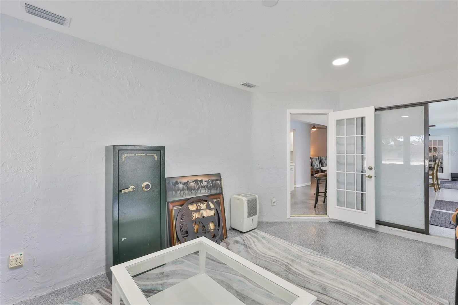 2022 E VIEW DR