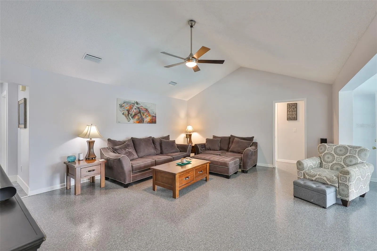2022 E VIEW DR