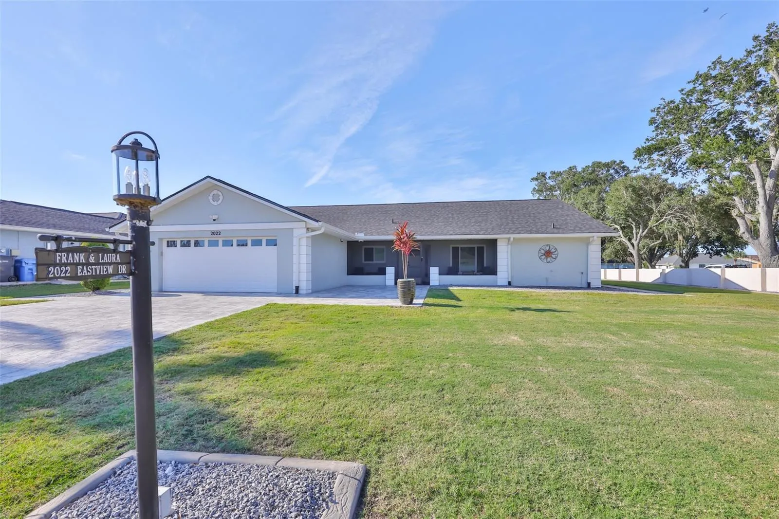 2022 E VIEW DR