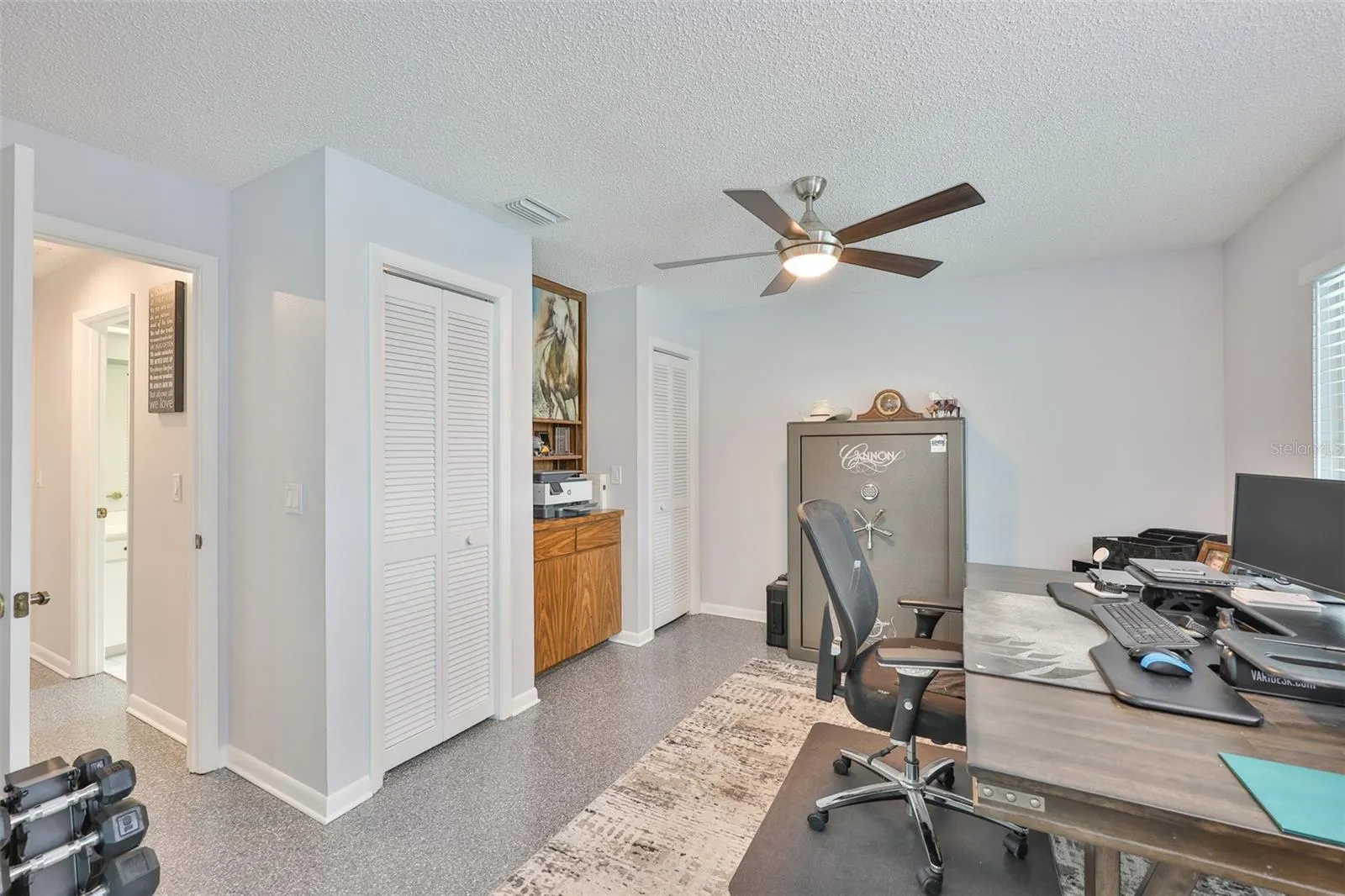 2022 E VIEW DR