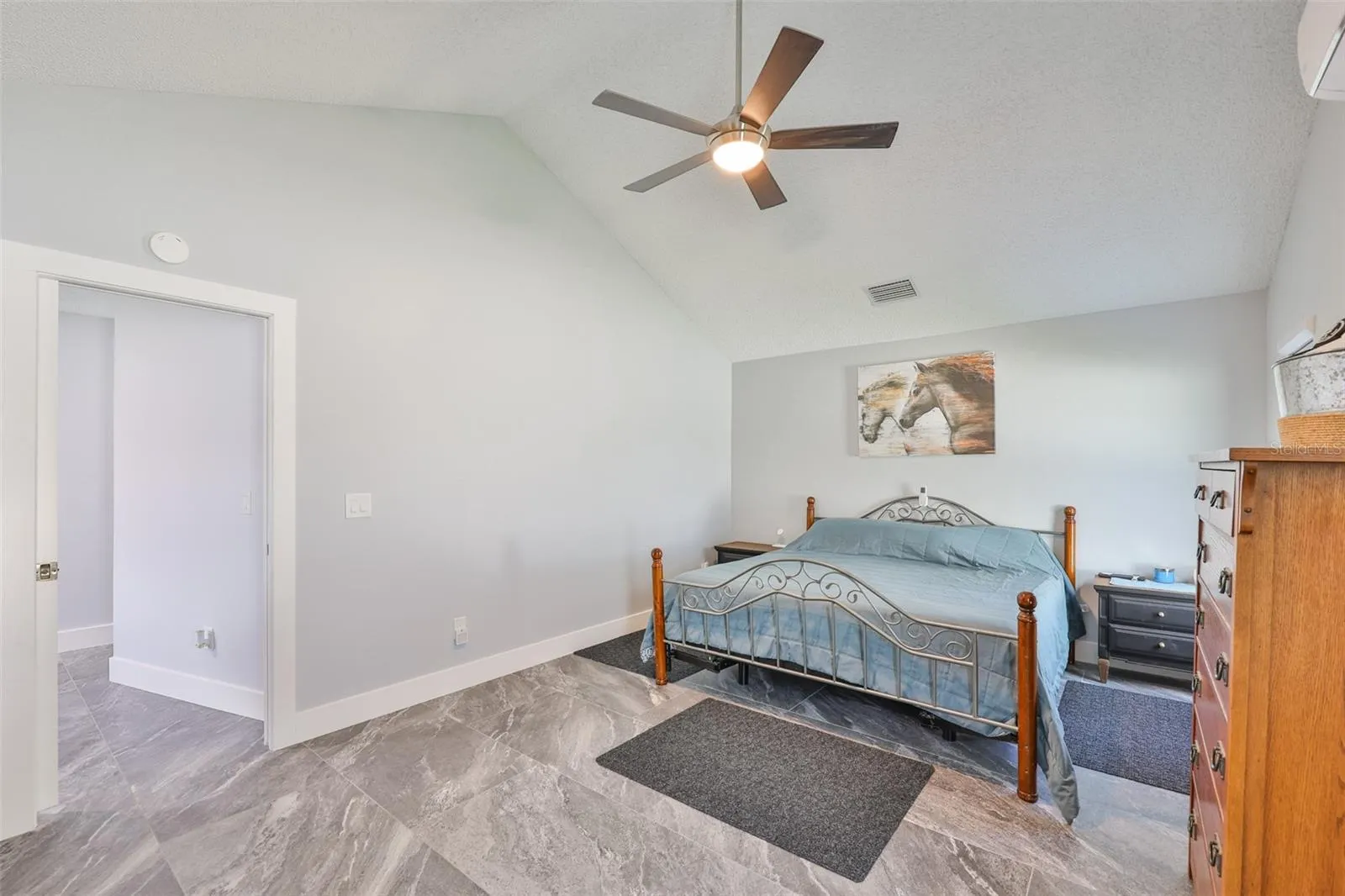 2022 E VIEW DR