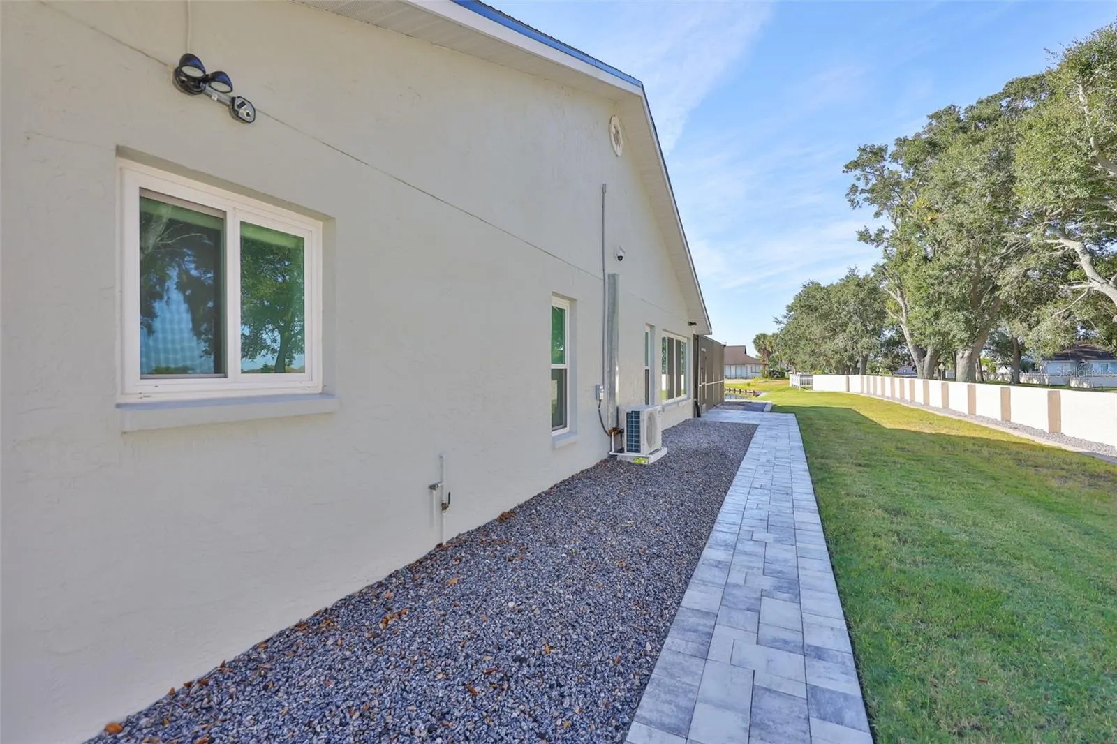 2022 E VIEW DR