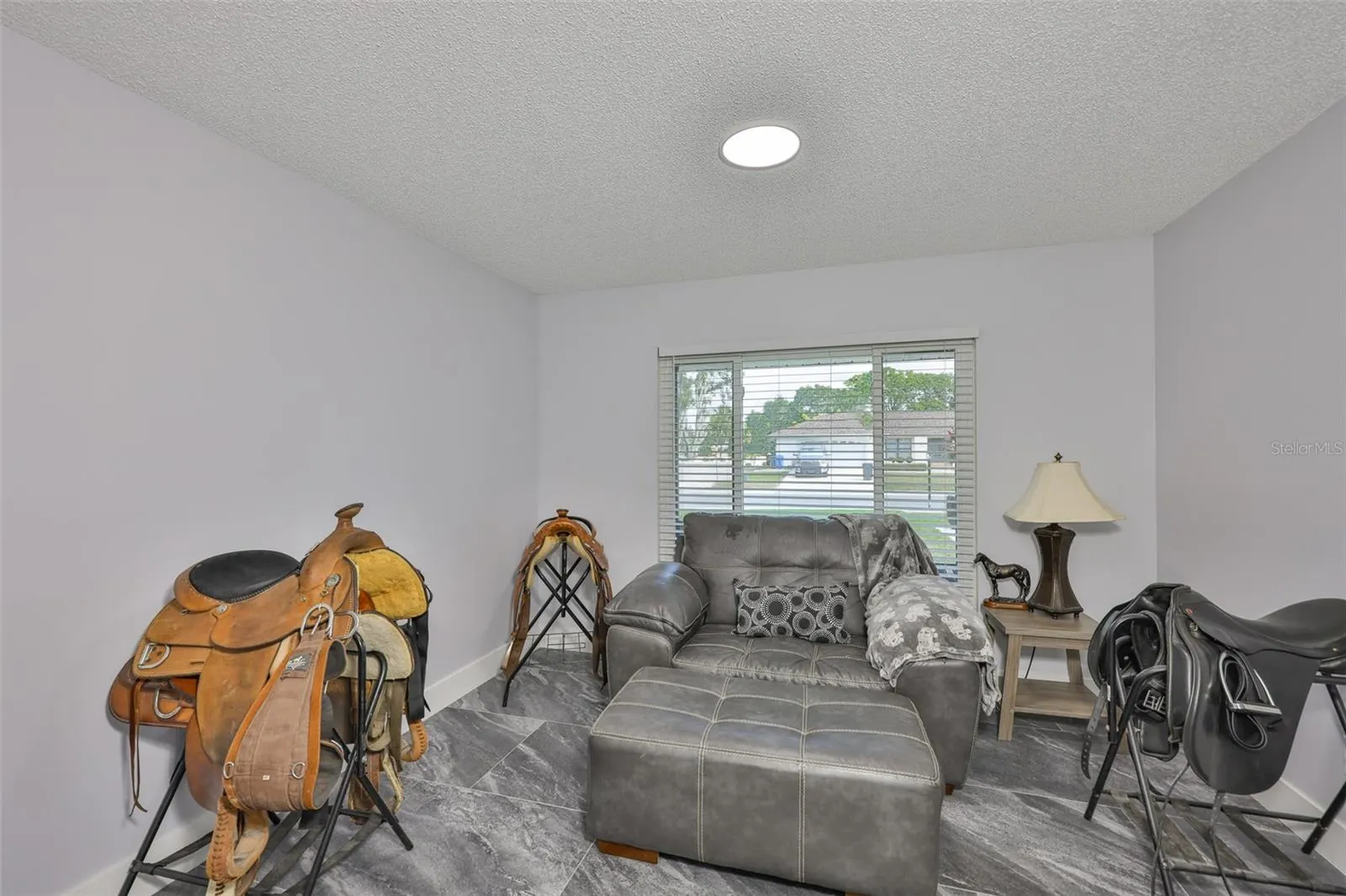2022 E VIEW DR