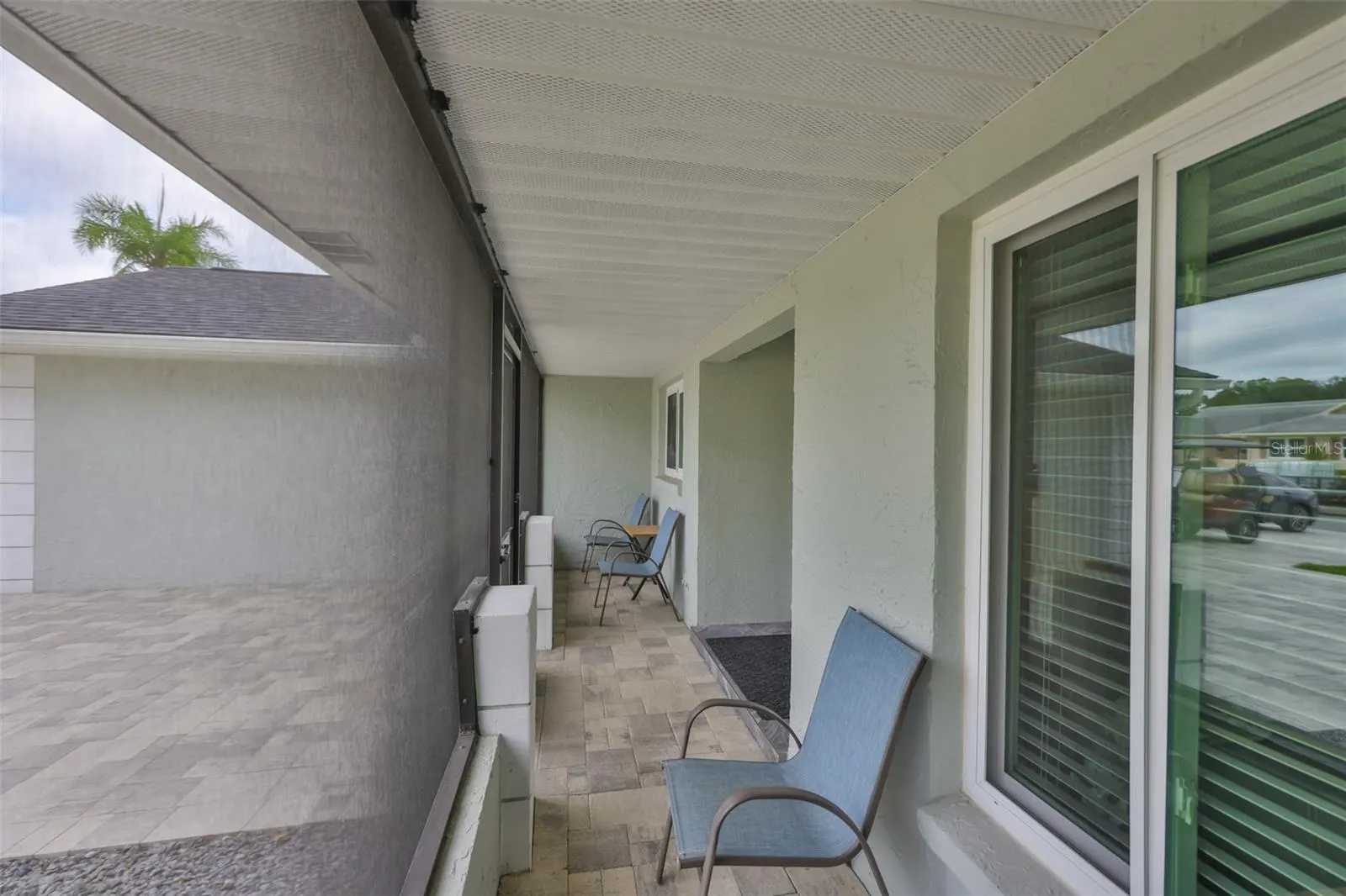 2022 E VIEW DR
