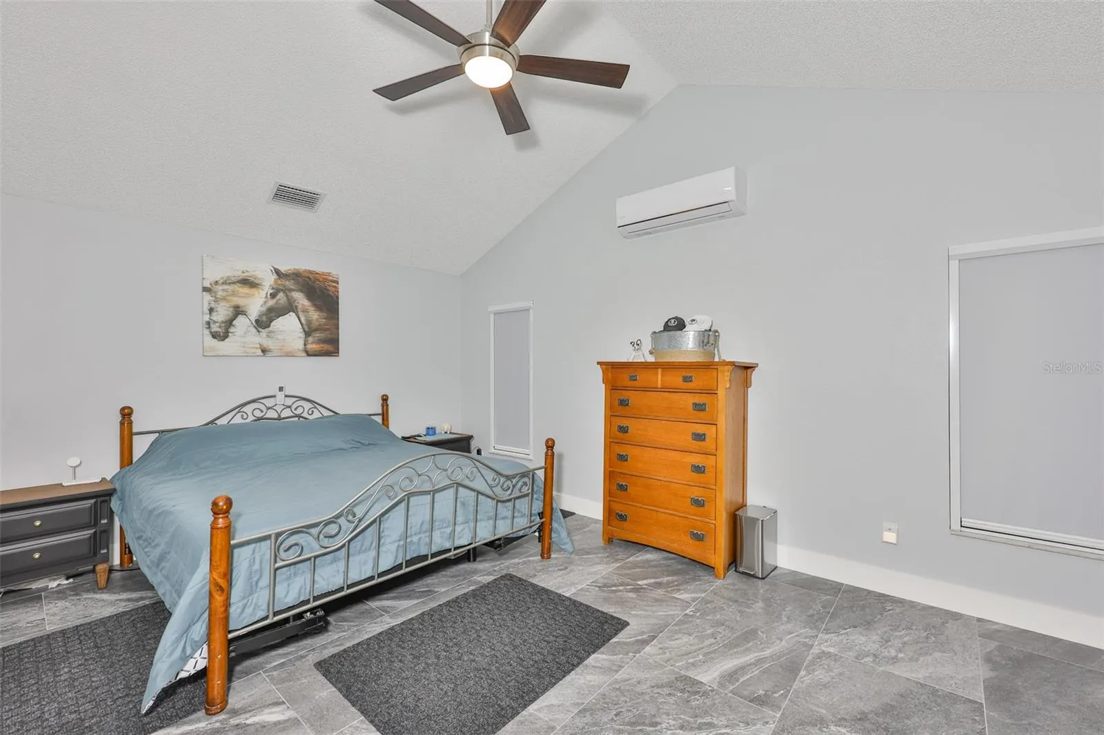 2022 E VIEW DR