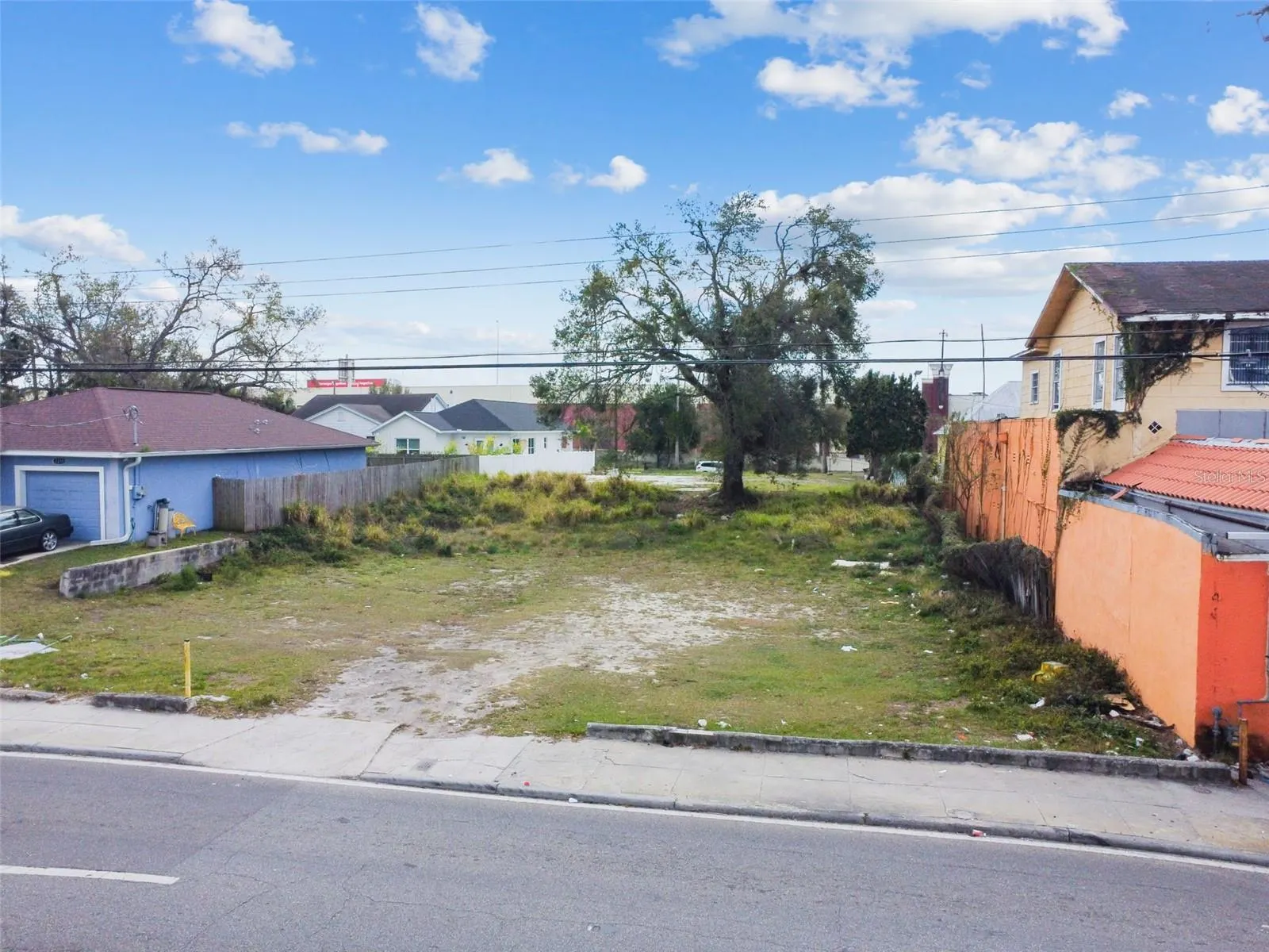 2213 E COLUMBUS DR