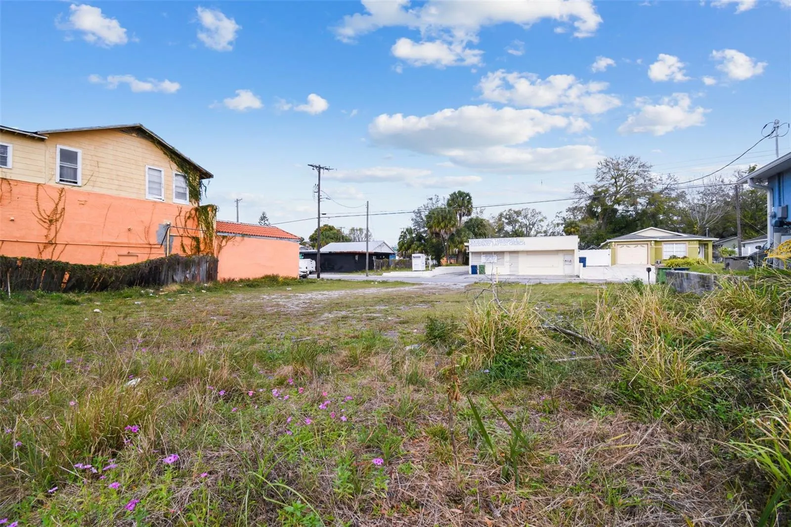2213 E COLUMBUS DR