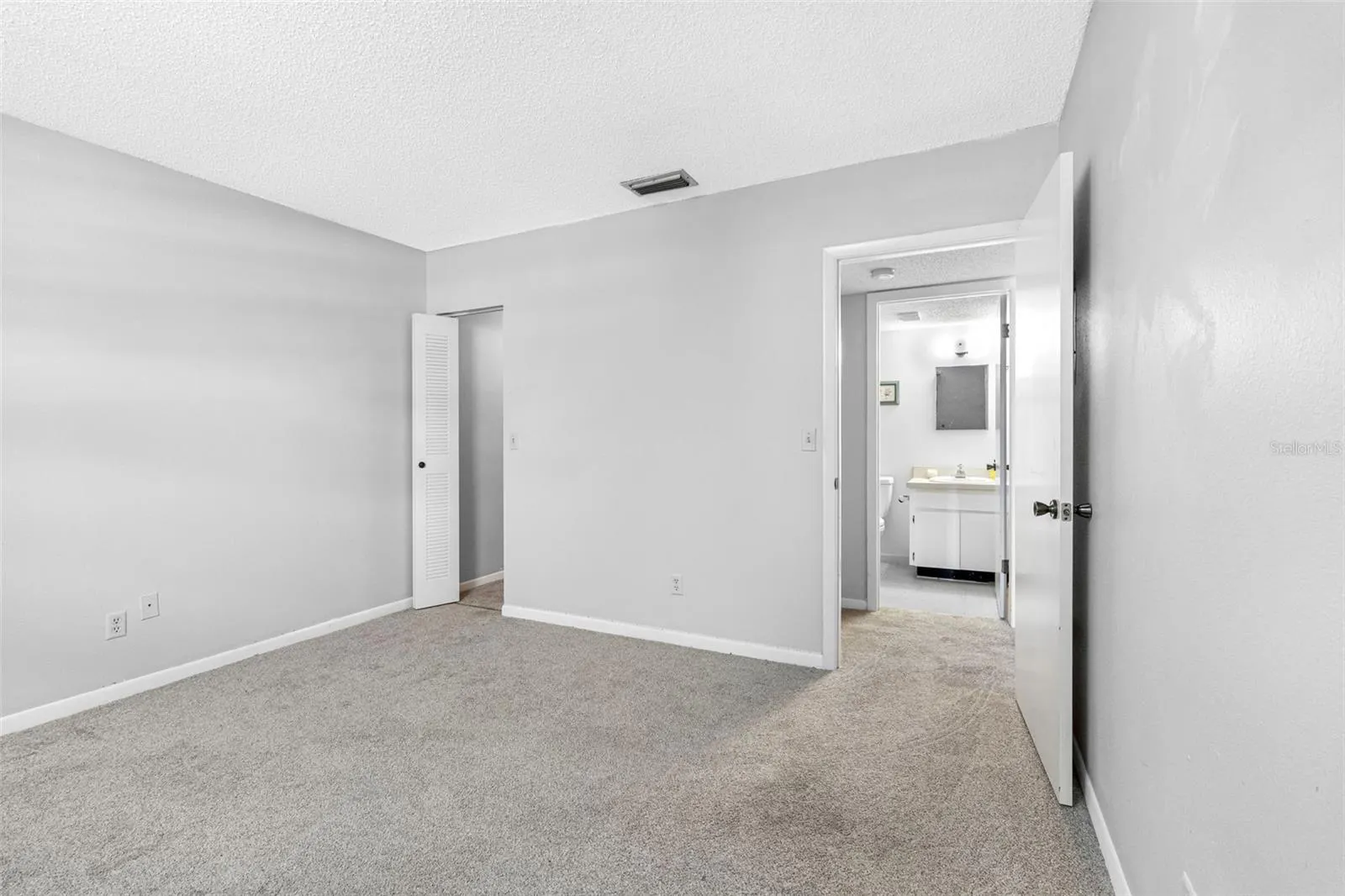 1750 BELLEAIR FOREST DR #A15, #A15