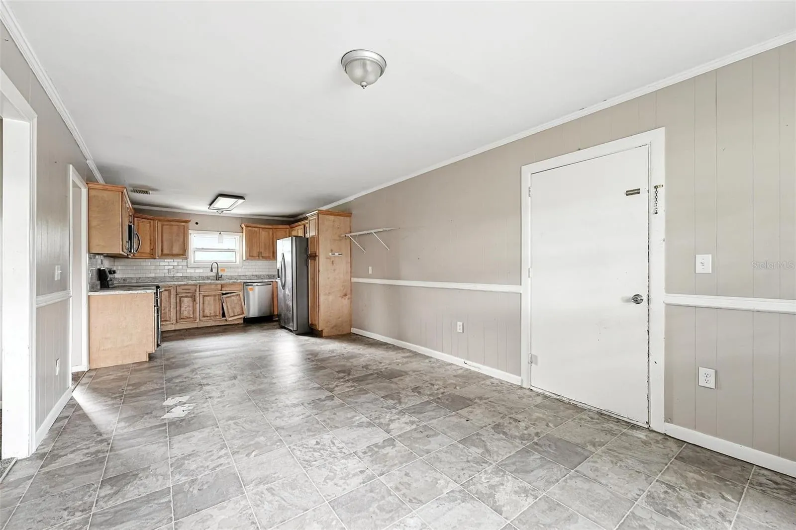 896 N 9TH ST