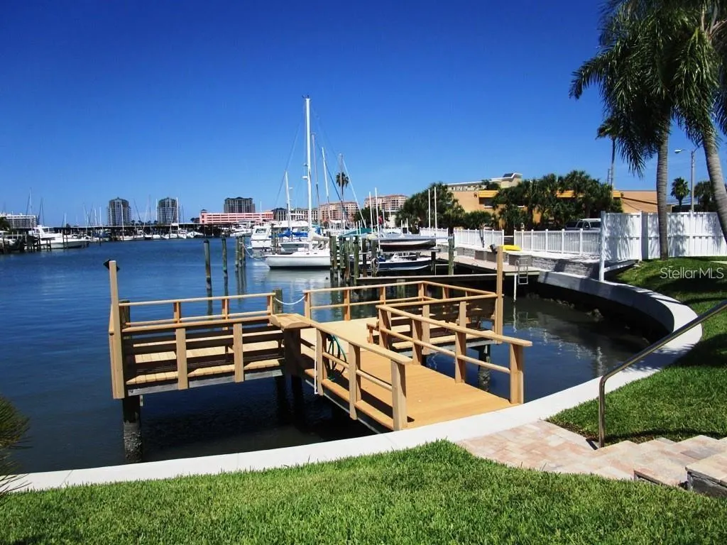 255 DOLPHIN PT #413, #413