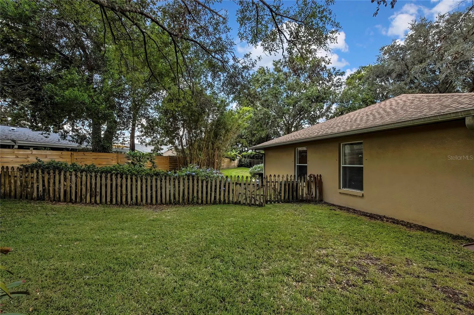 18401 DEBONAIR PL