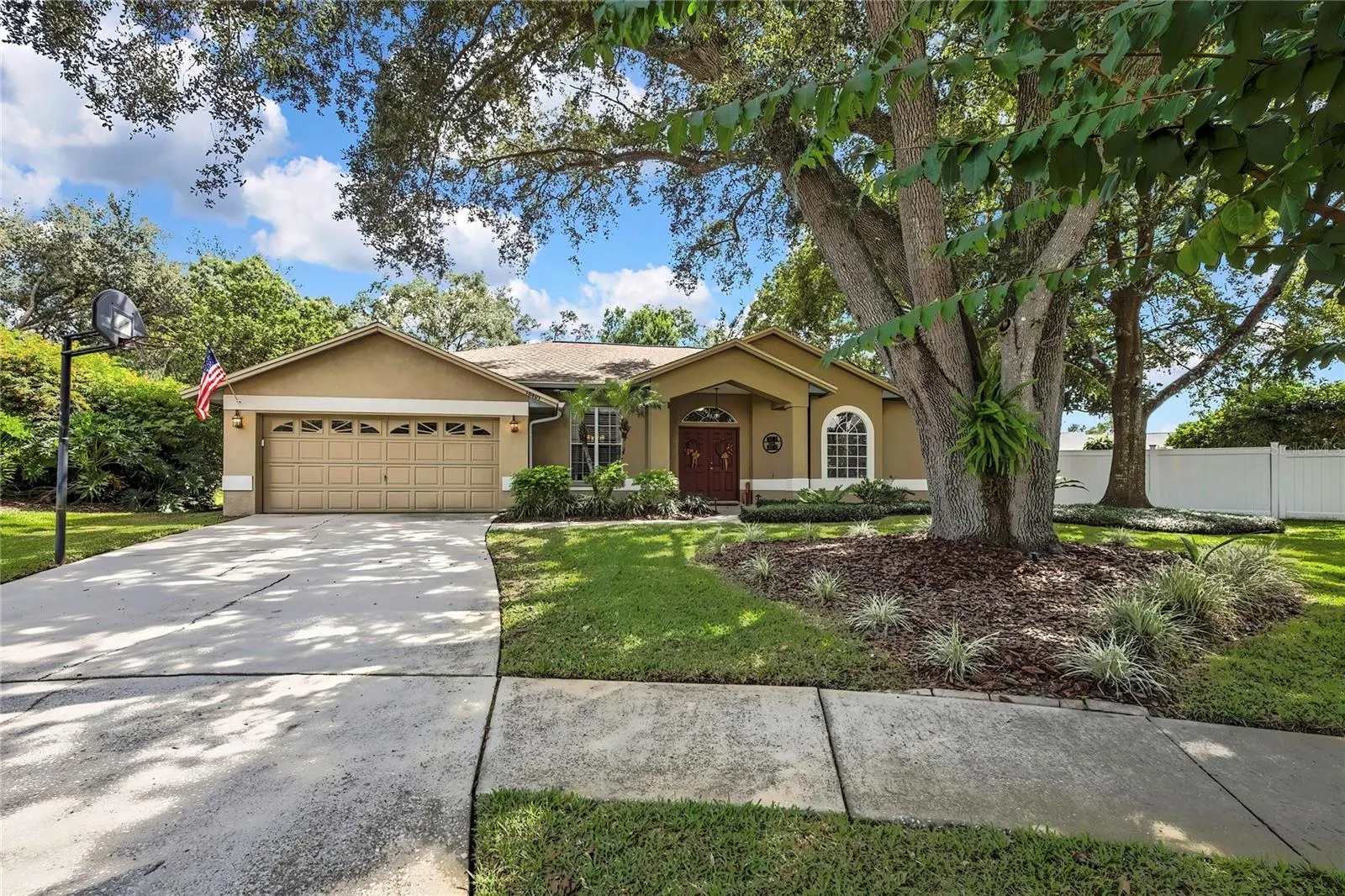 18401 DEBONAIR PL