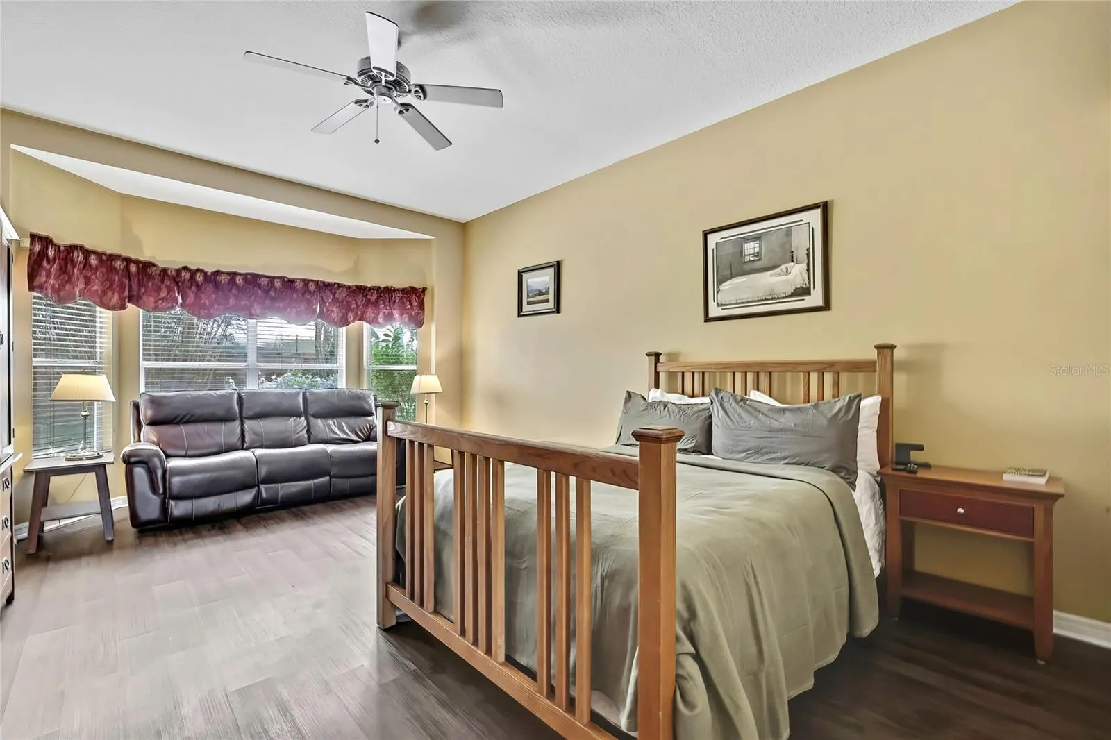 18401 DEBONAIR PL
