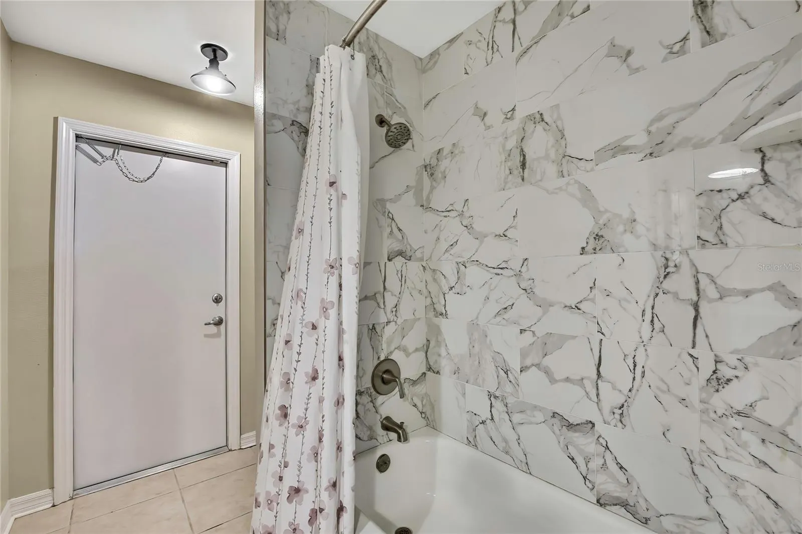 18401 DEBONAIR PL