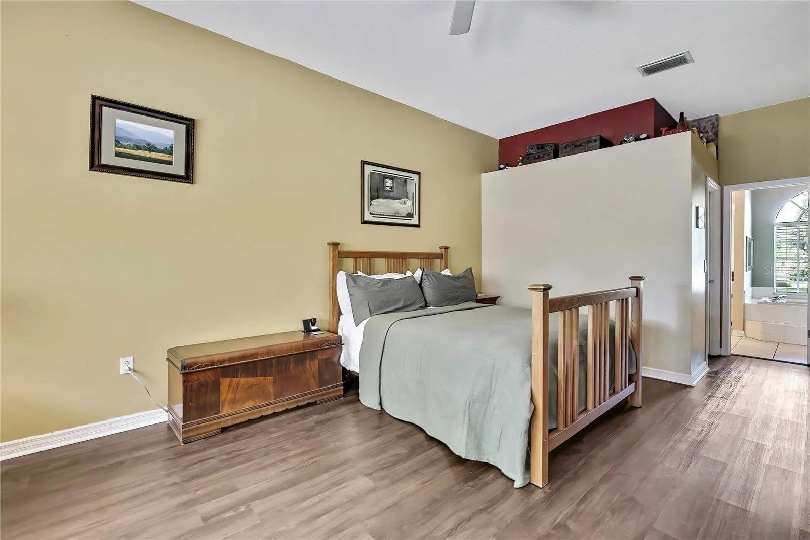 18401 DEBONAIR PL