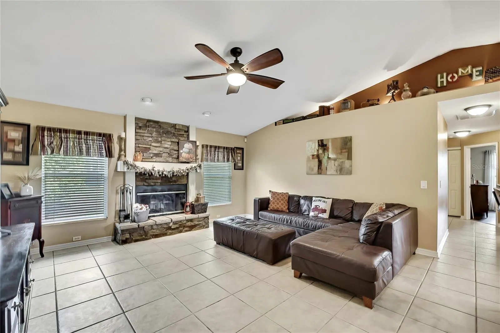 18401 DEBONAIR PL