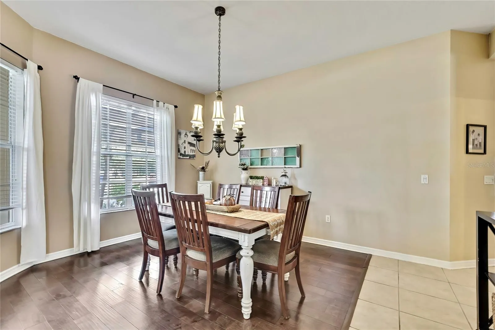 18401 DEBONAIR PL