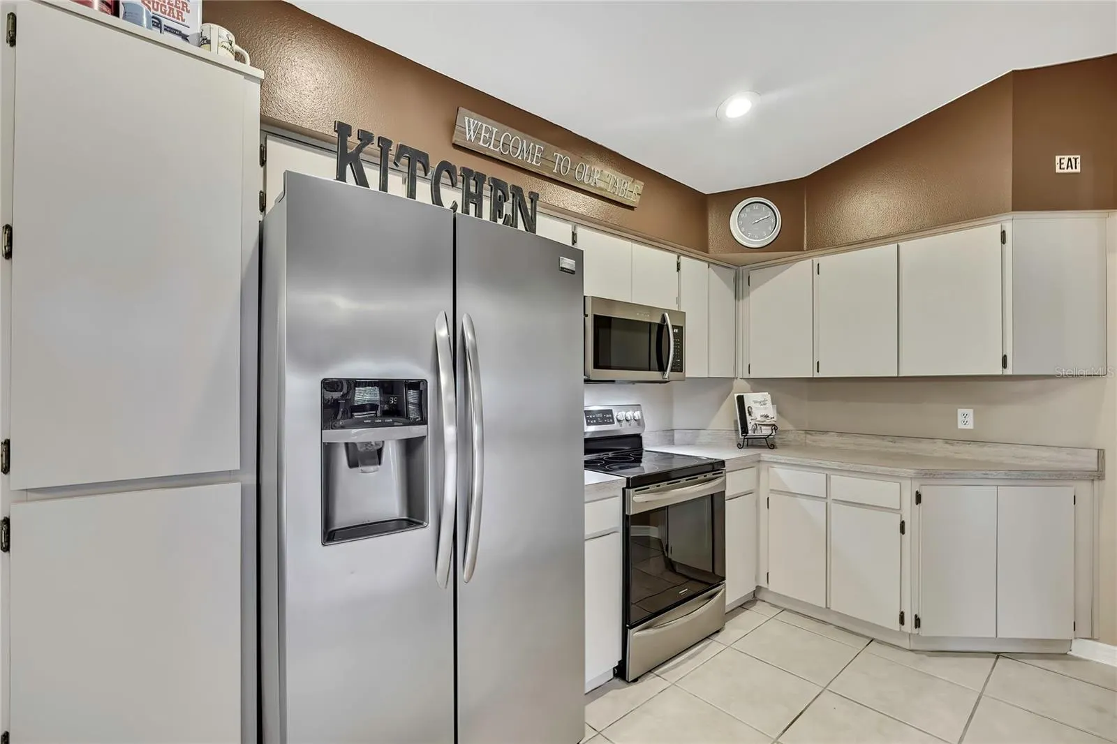 18401 DEBONAIR PL