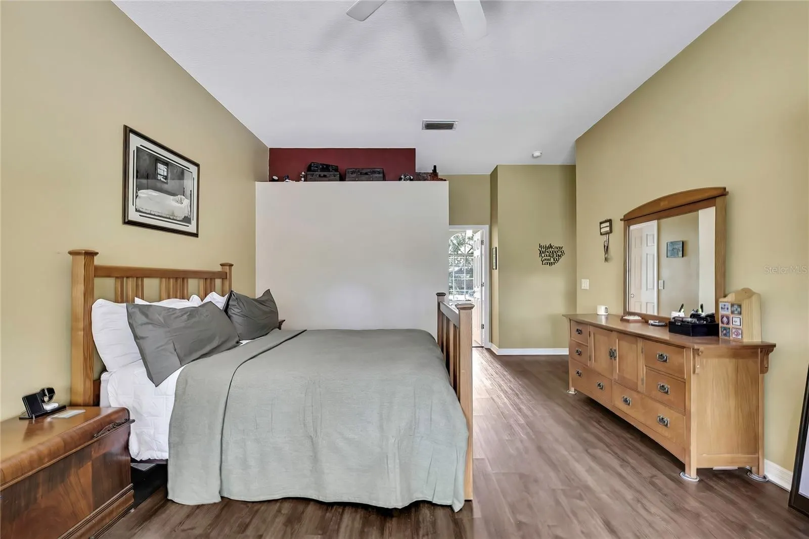 18401 DEBONAIR PL