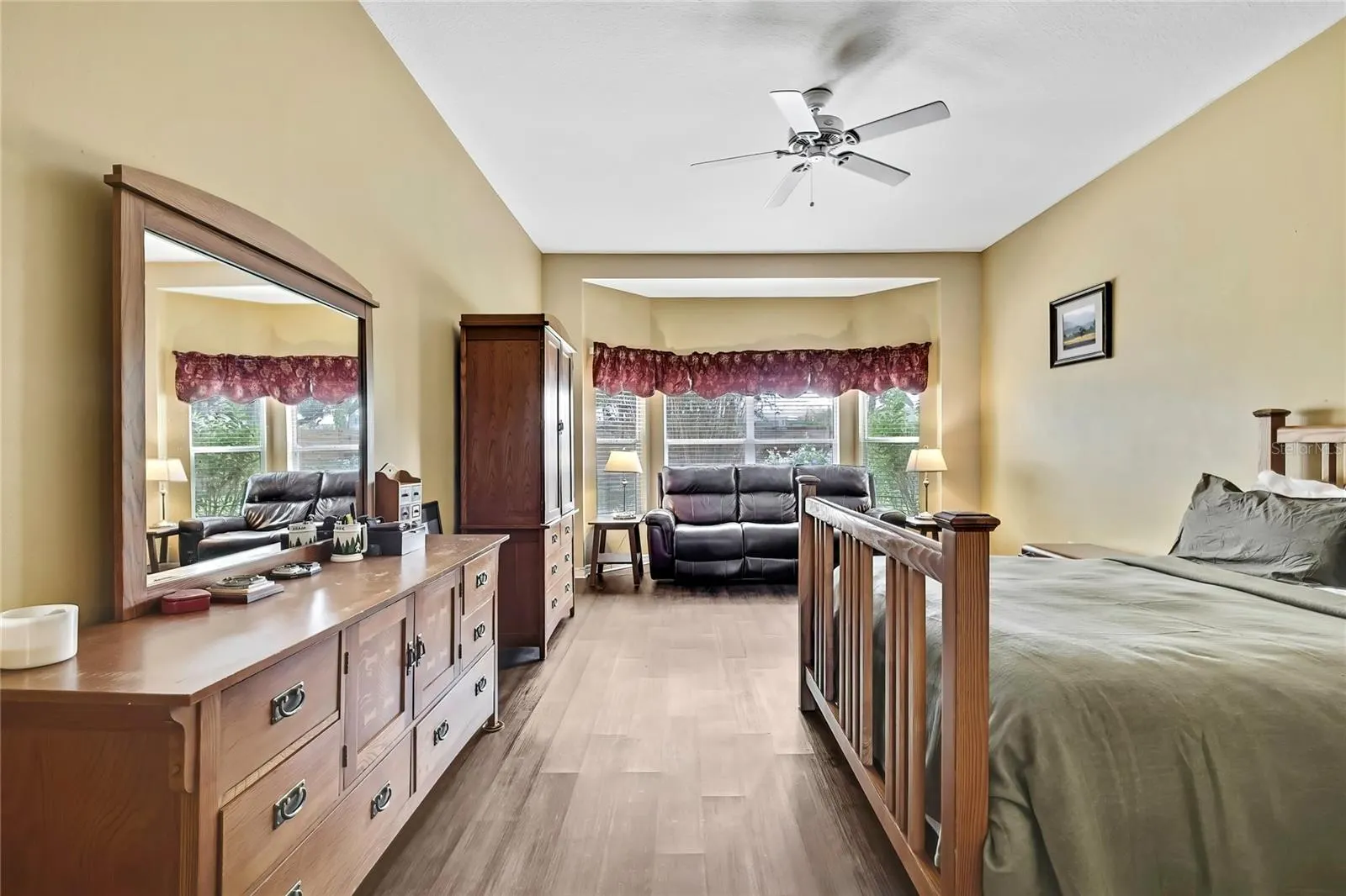 18401 DEBONAIR PL
