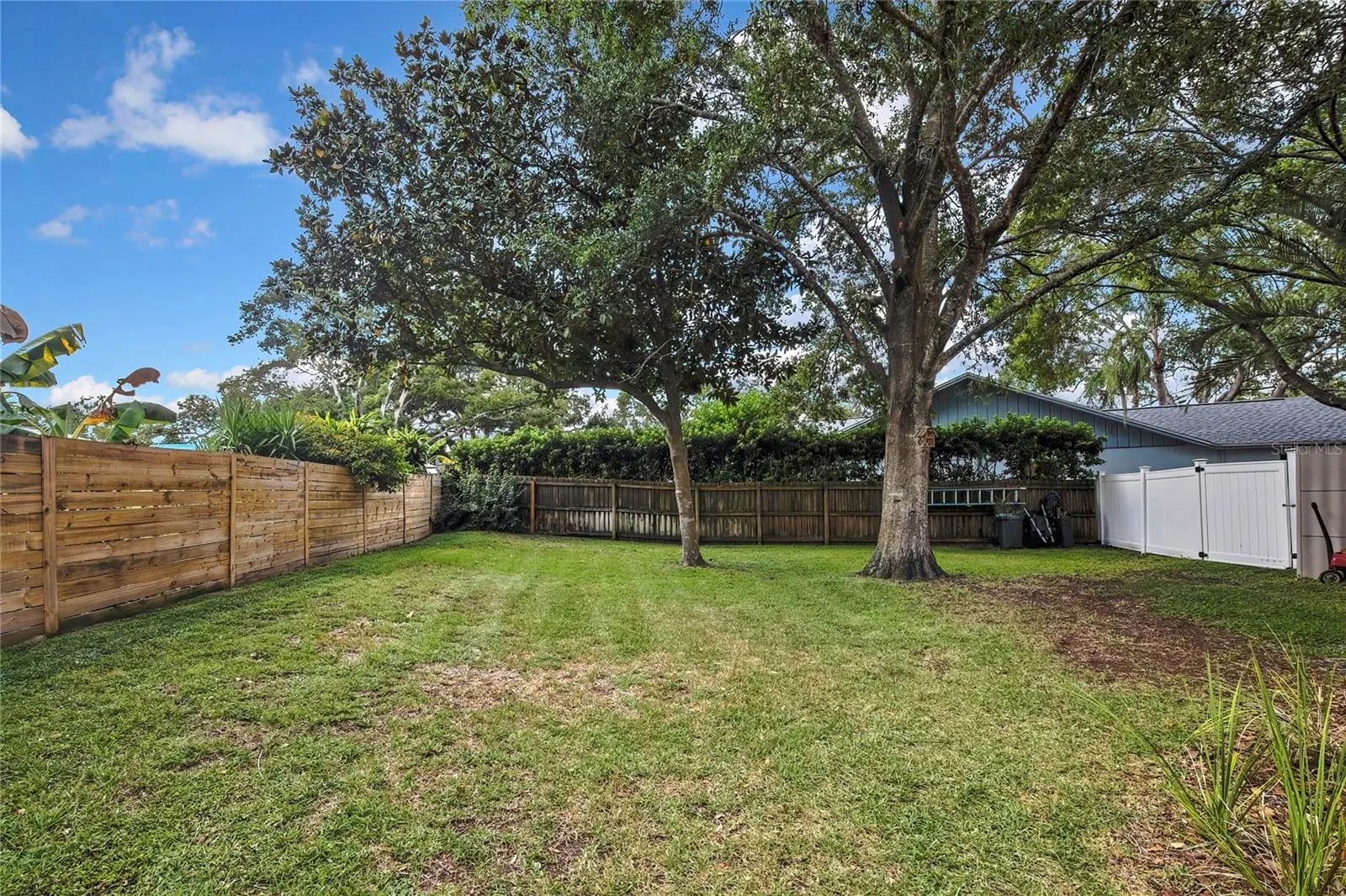 18401 DEBONAIR PL