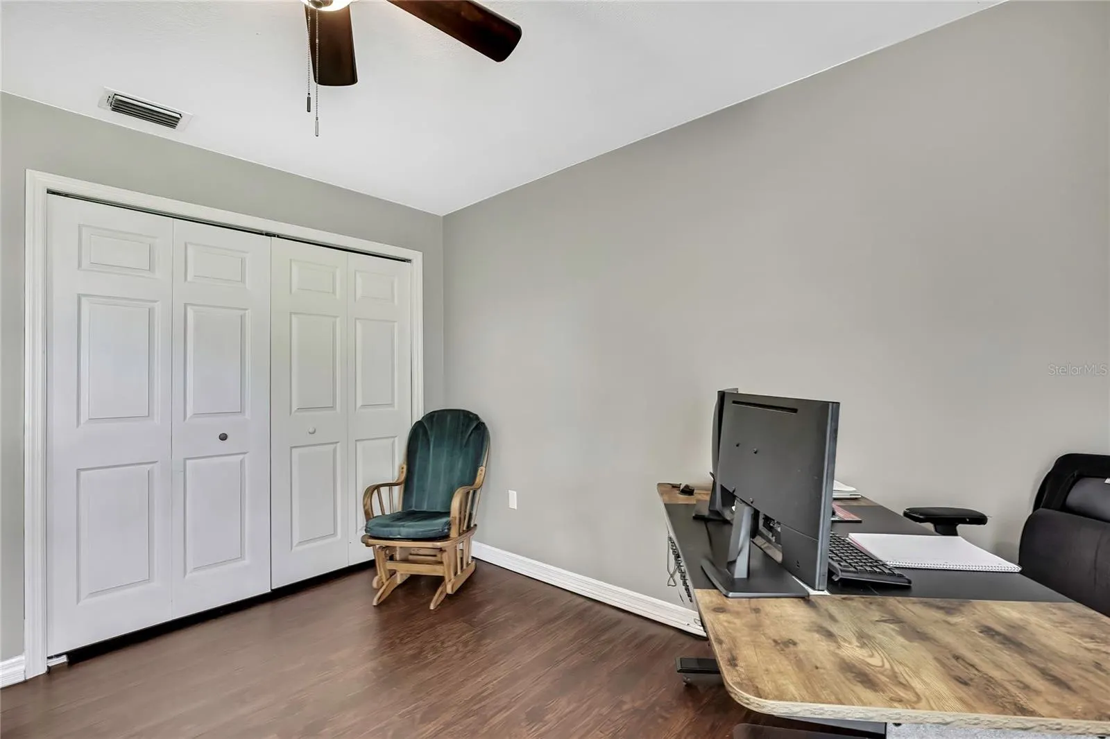 18401 DEBONAIR PL