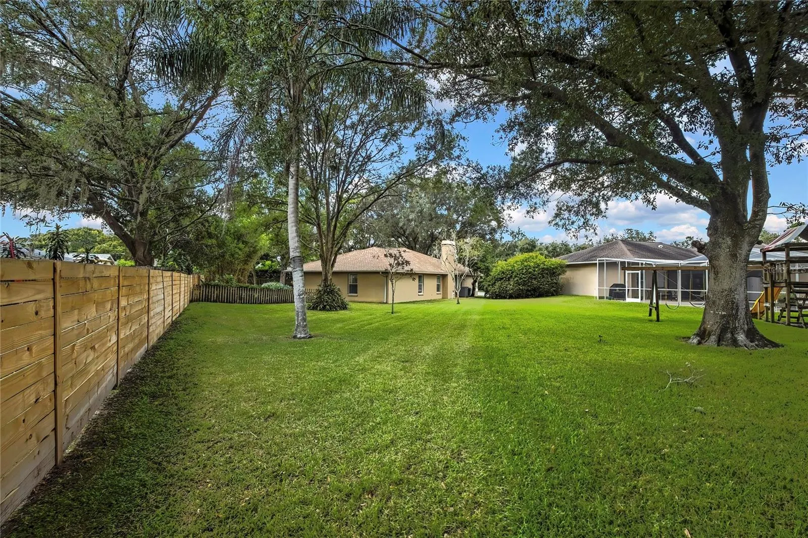18401 DEBONAIR PL