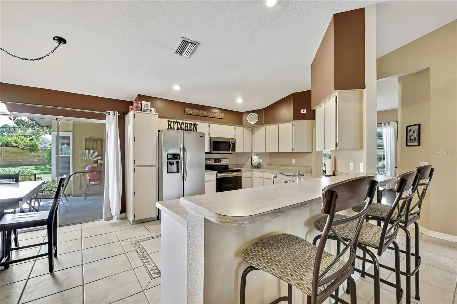 18401 DEBONAIR PL