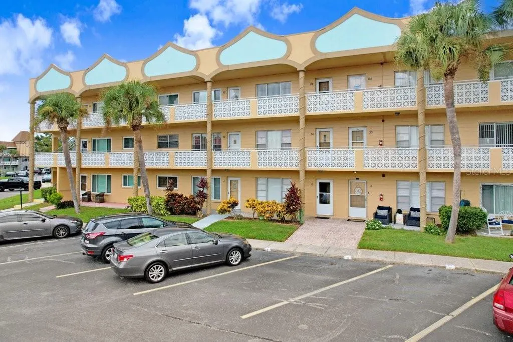 2466 ECUADORIAN WAY #6, #6