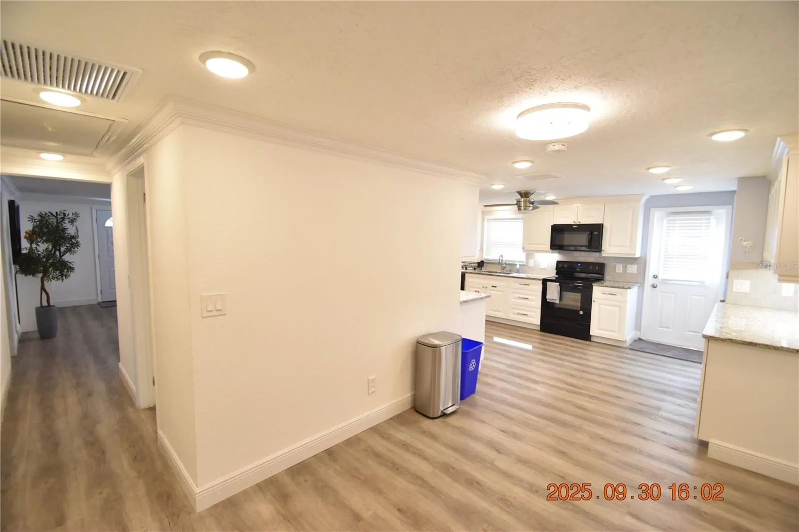 3295 ADRIAN AVE