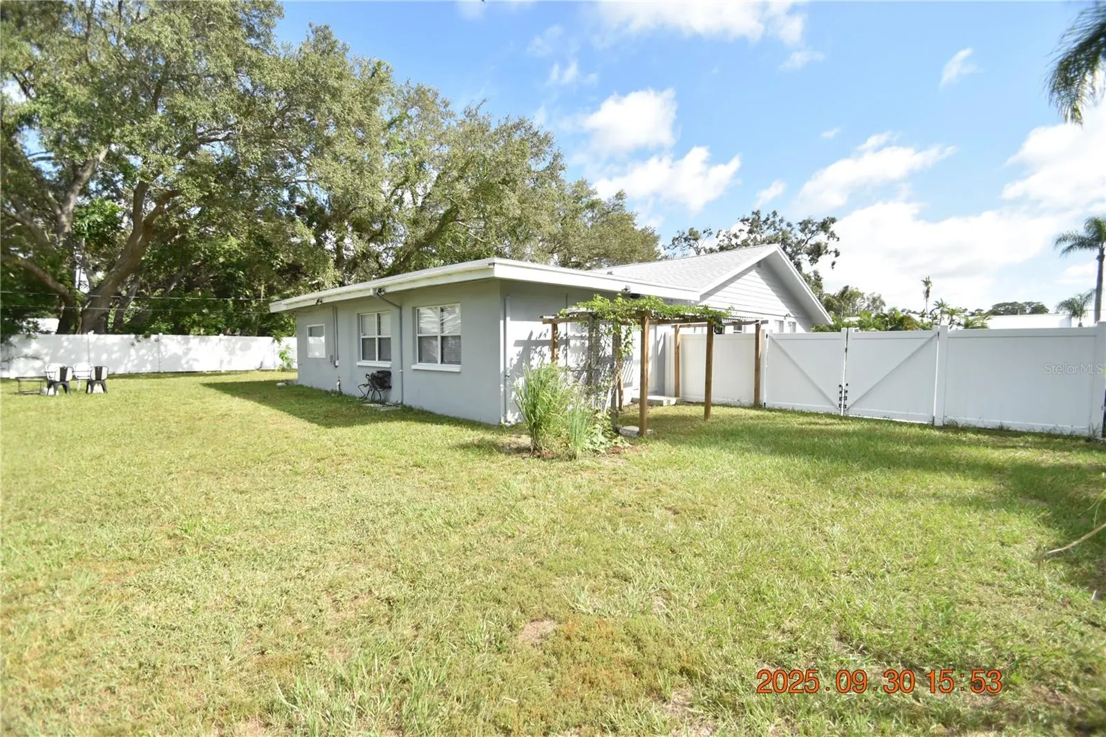 3295 ADRIAN AVE