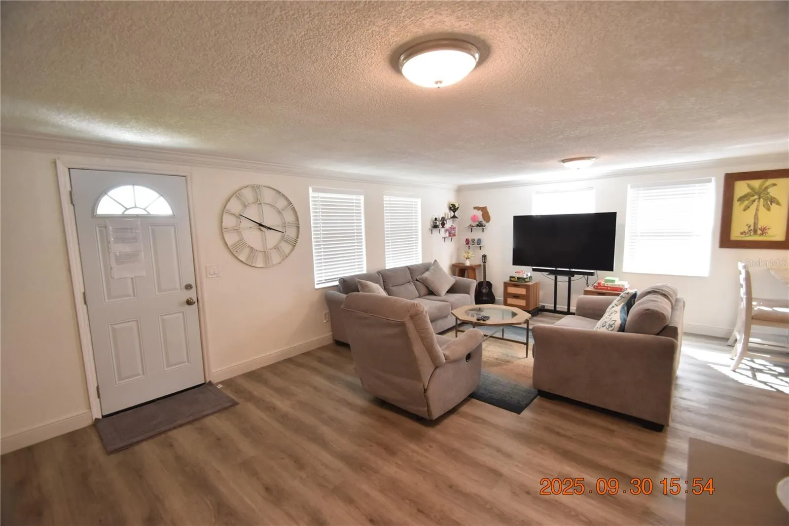 3295 ADRIAN AVE