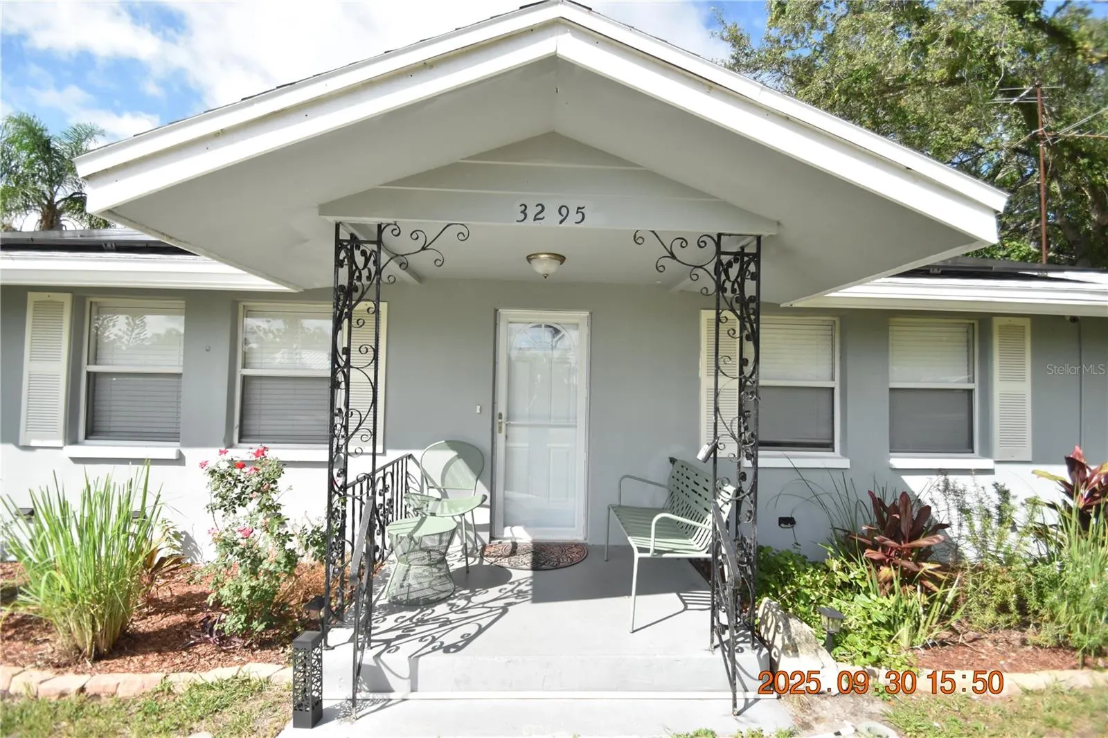 3295 ADRIAN AVE