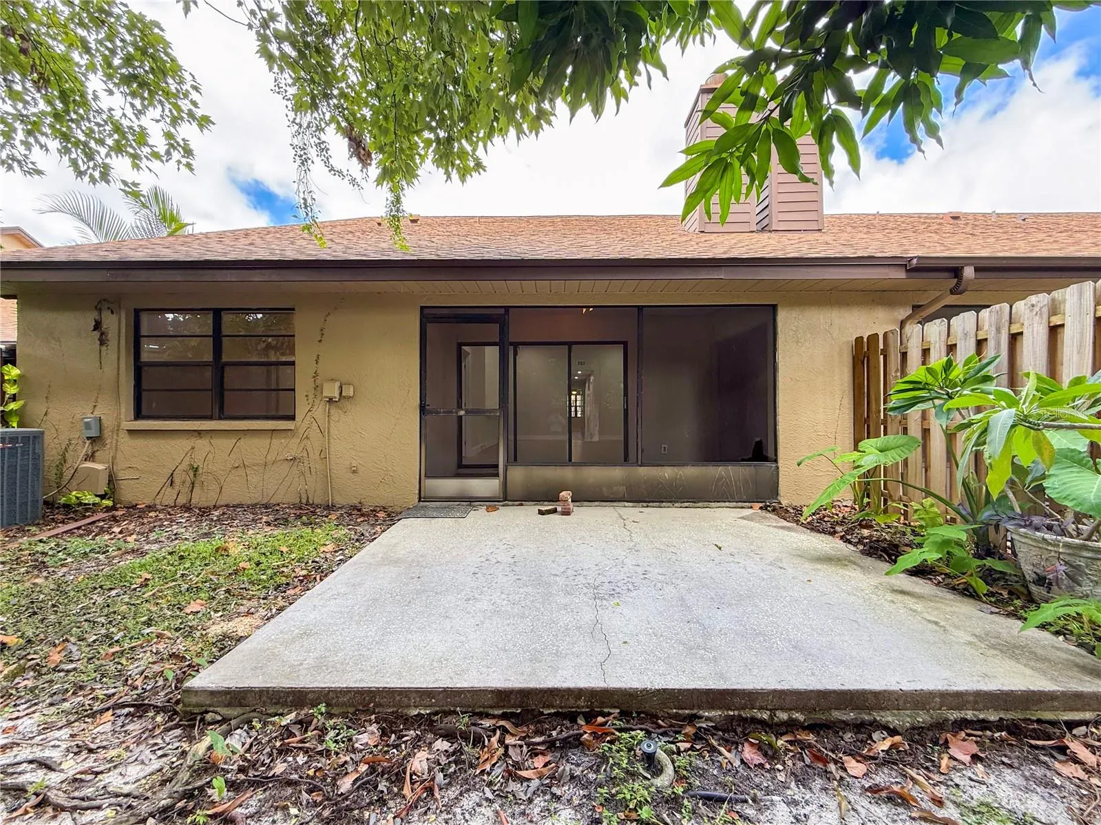 9942 LAKE SEMINOLE DR W