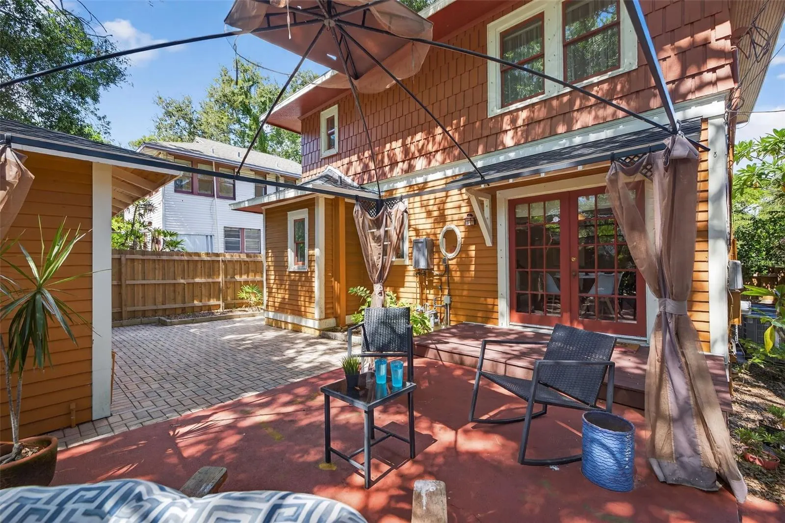 822 8TH AVE S