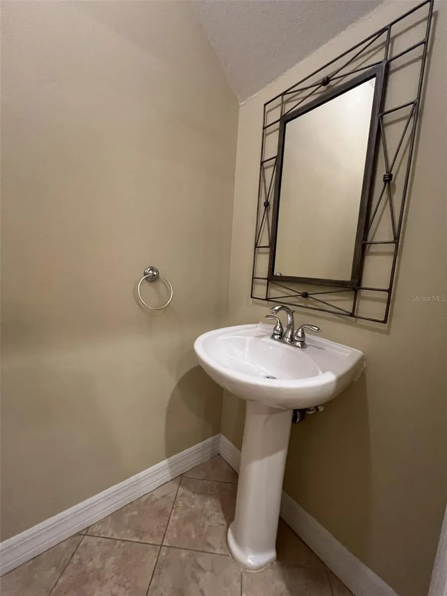 2911 HANSEN MANOR LN