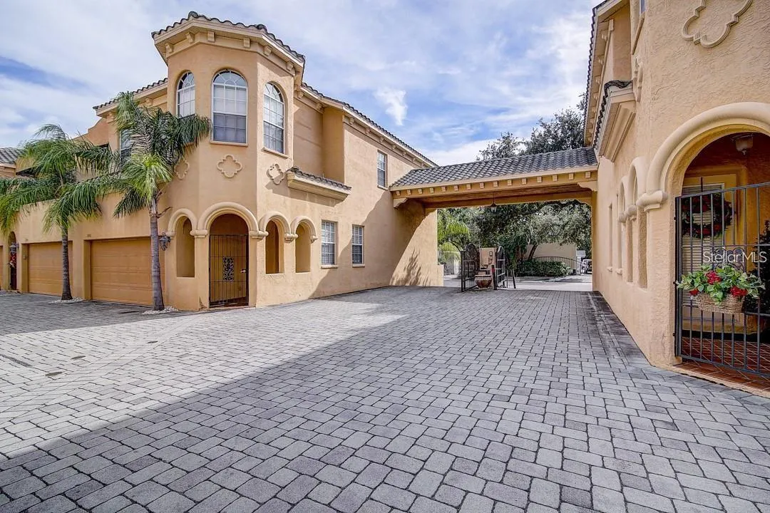 2911 HANSEN MANOR LN
