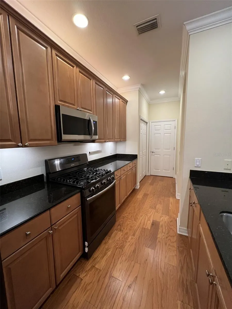 2911 HANSEN MANOR LN