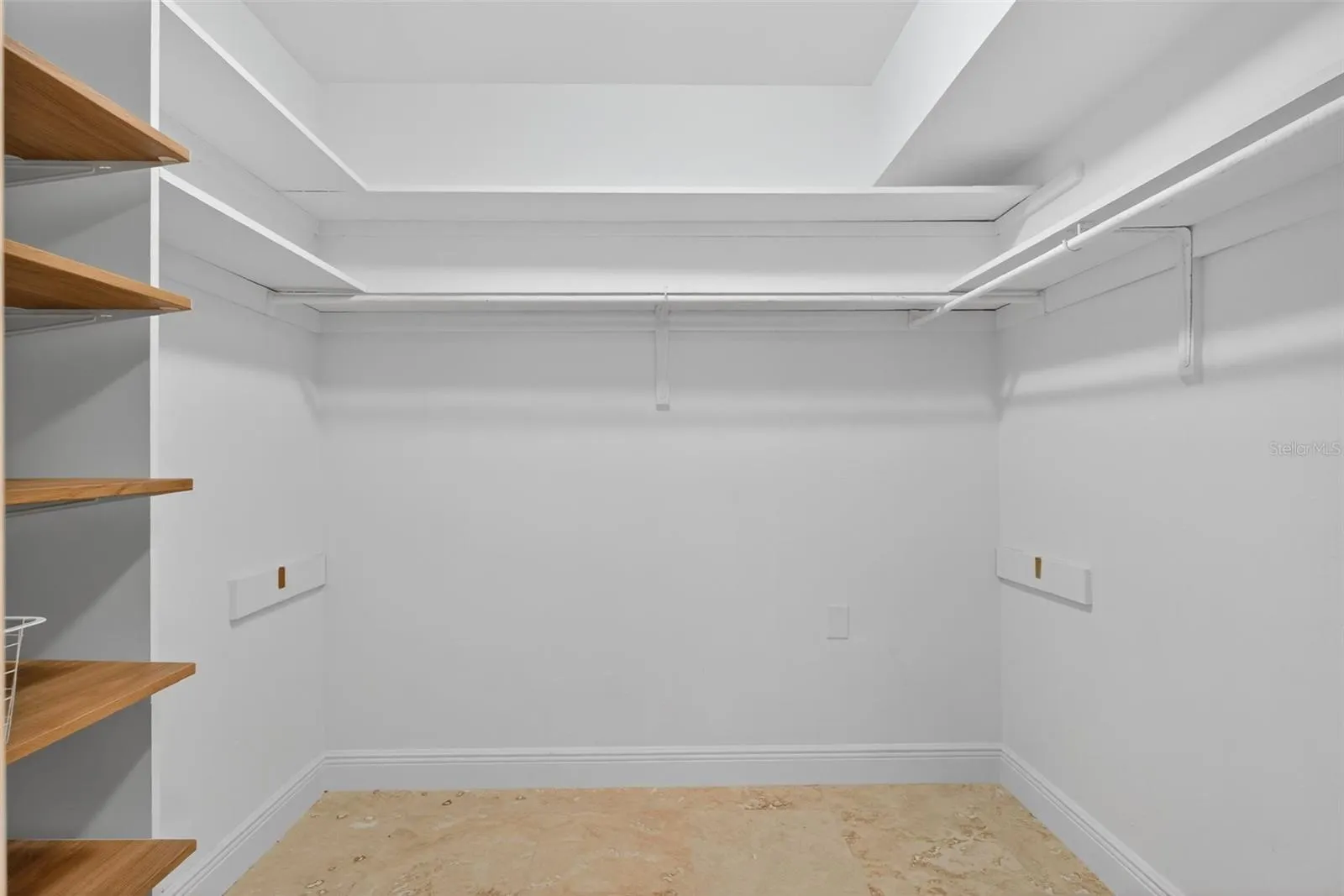 800 MADONNA BLVD #1, #1