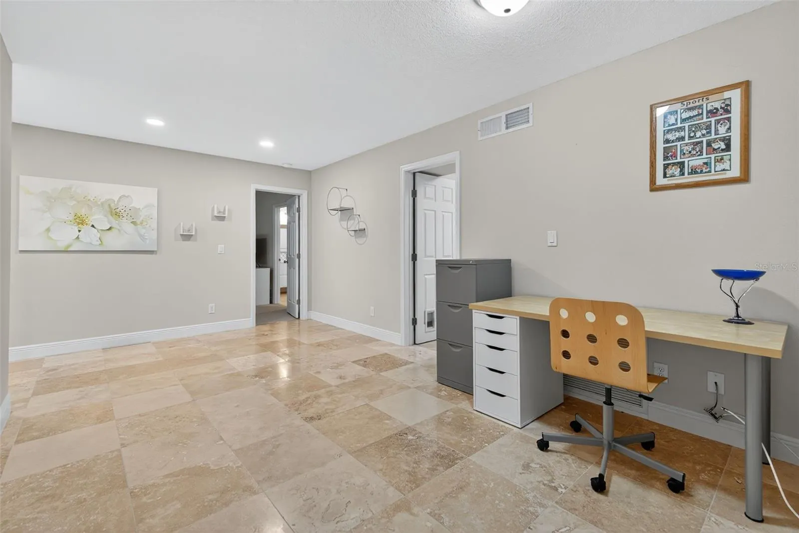 800 MADONNA BLVD #1, #1