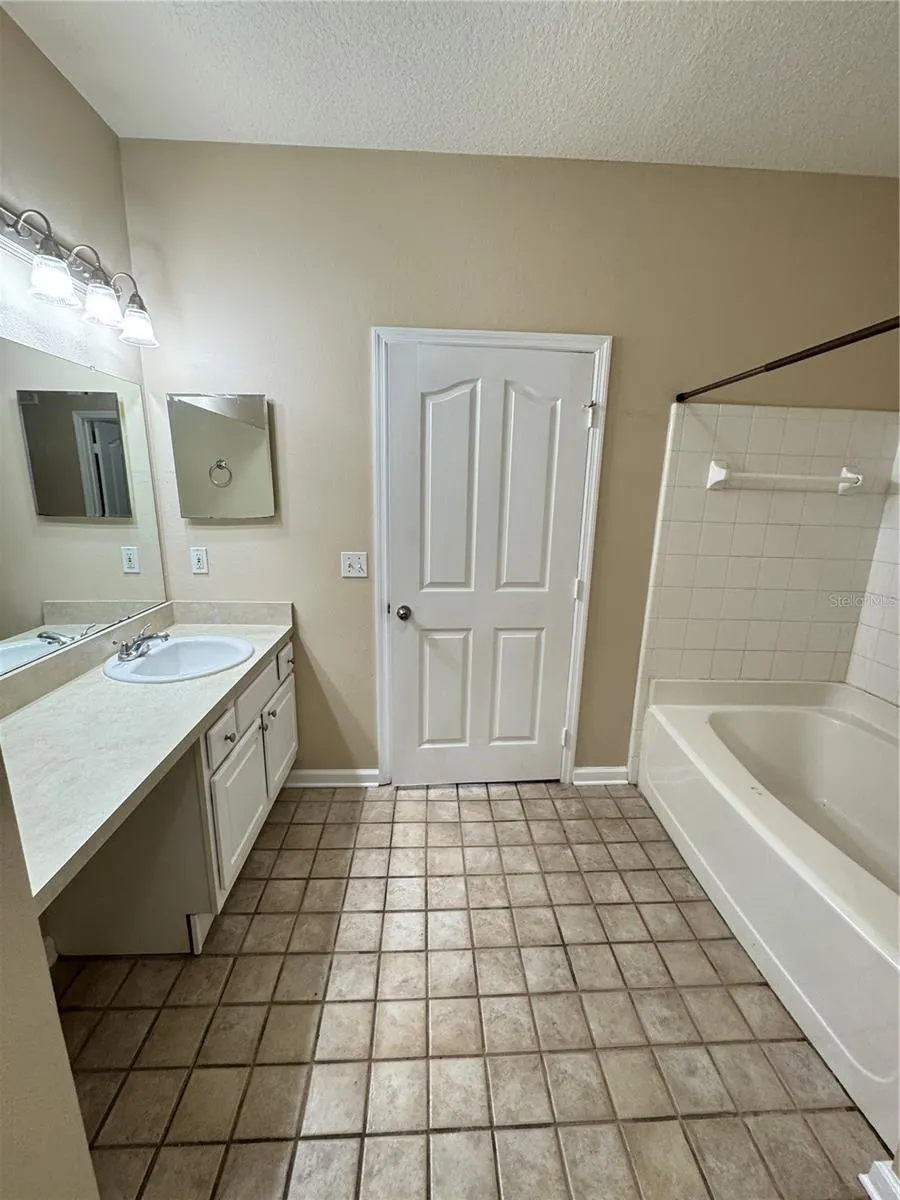 4207 S DALE MABRY HWY #10107, #10107