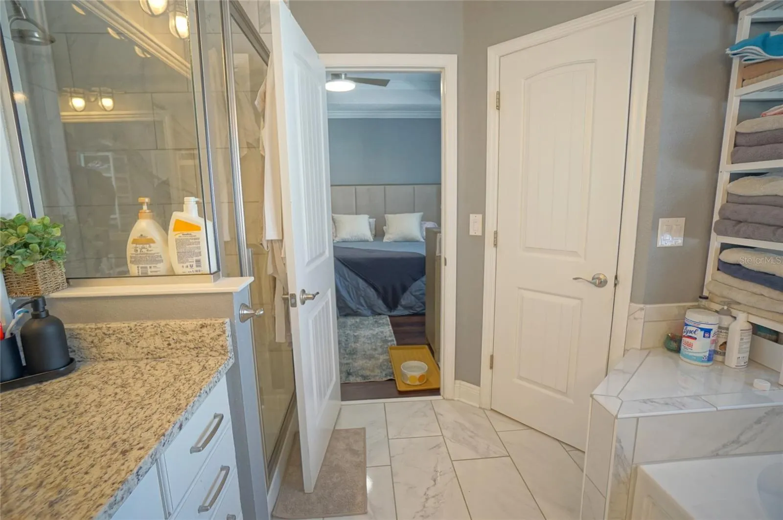 115 N ARRAWANA AVE #8, #8