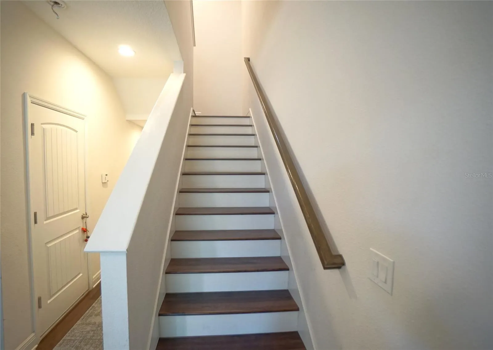 115 N ARRAWANA AVE #8, #8