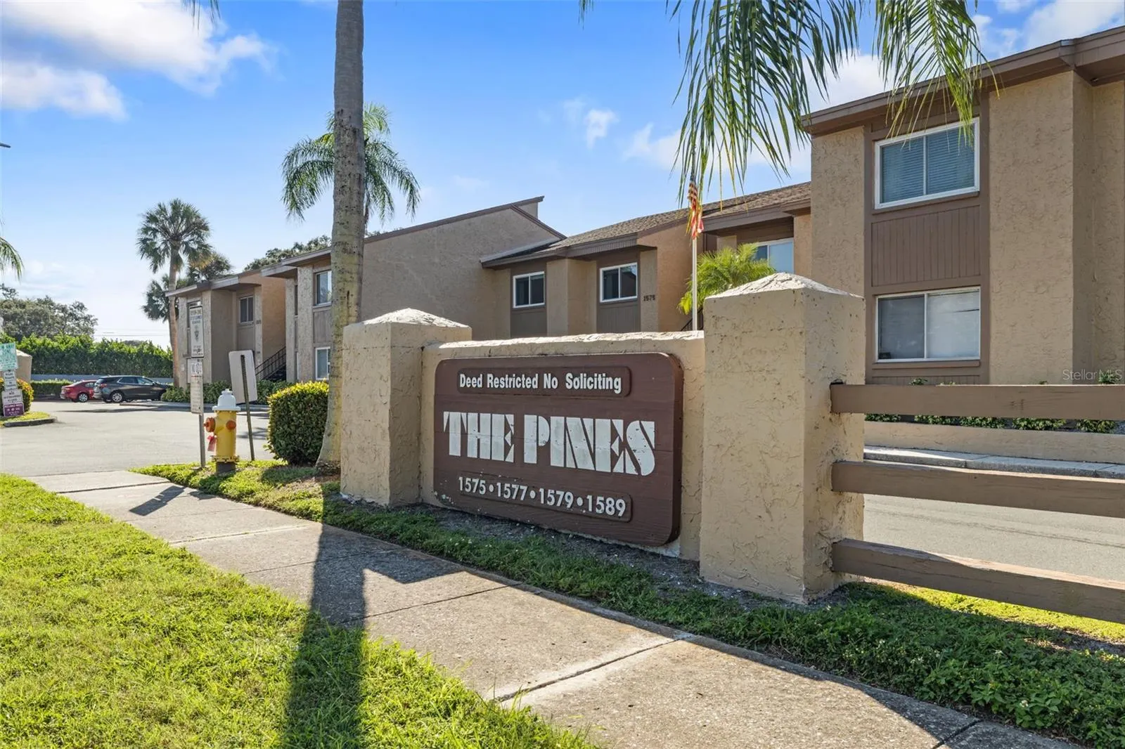 1575 GREENLEA DR #6, #6