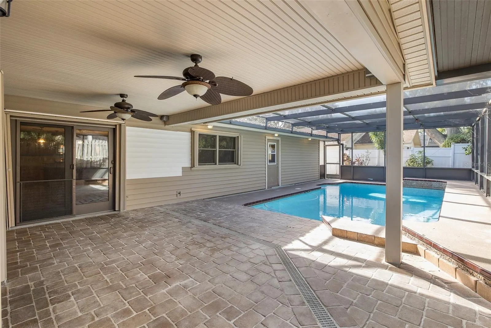 2568 REDWOOD WAY