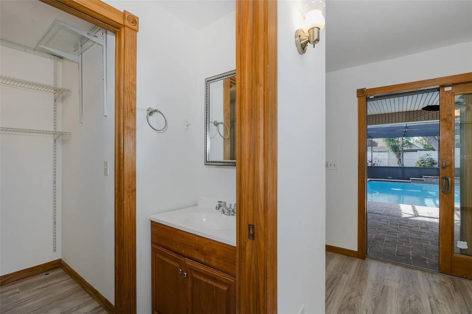 2568 REDWOOD WAY